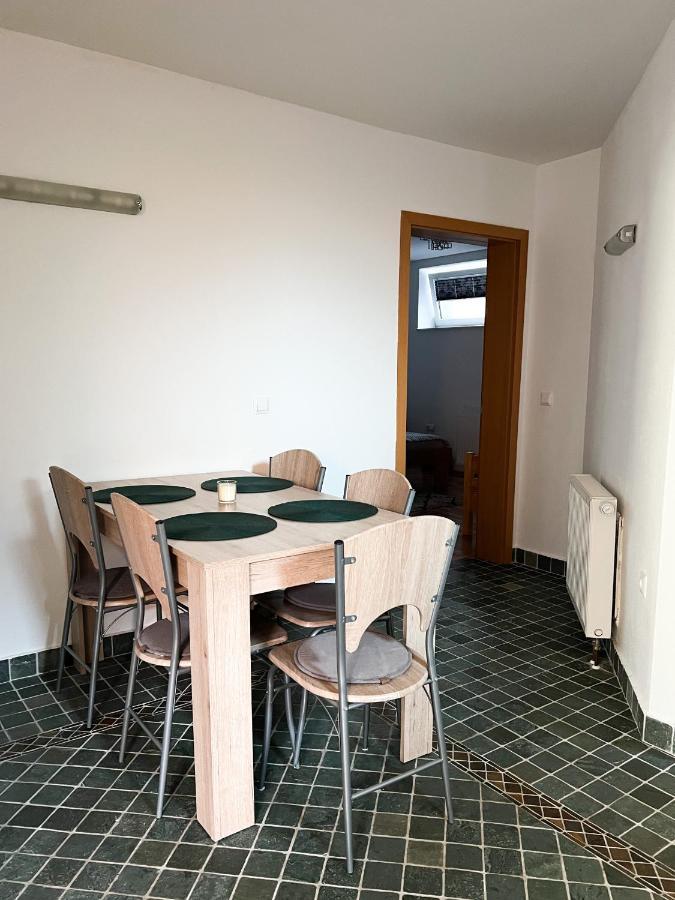 Lovely Basement Bled